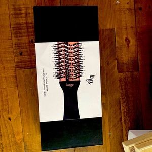 Lange 2-in-1 titanium brush dryer